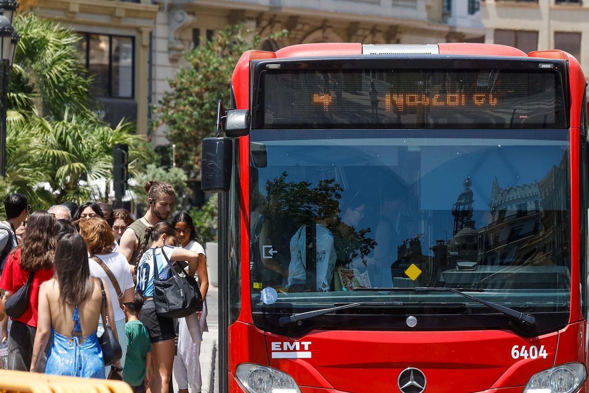 El calor extremo provoca averías y paros "puntuales" en la climatización de Cercanías y Metrovalencia