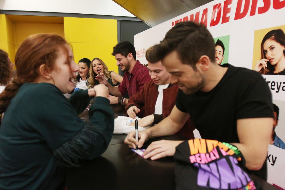 Cepeda, Raoul, Ricky y Mireya firman discos en Málaga