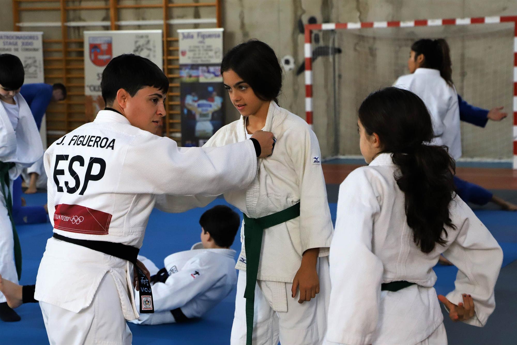 Clinics de la olímpica Julia Figueroa en Córdoba