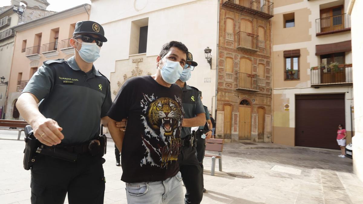 Entra al juzgado el kamikaze de Canals acusado de atropellar mortalmente a una pareja