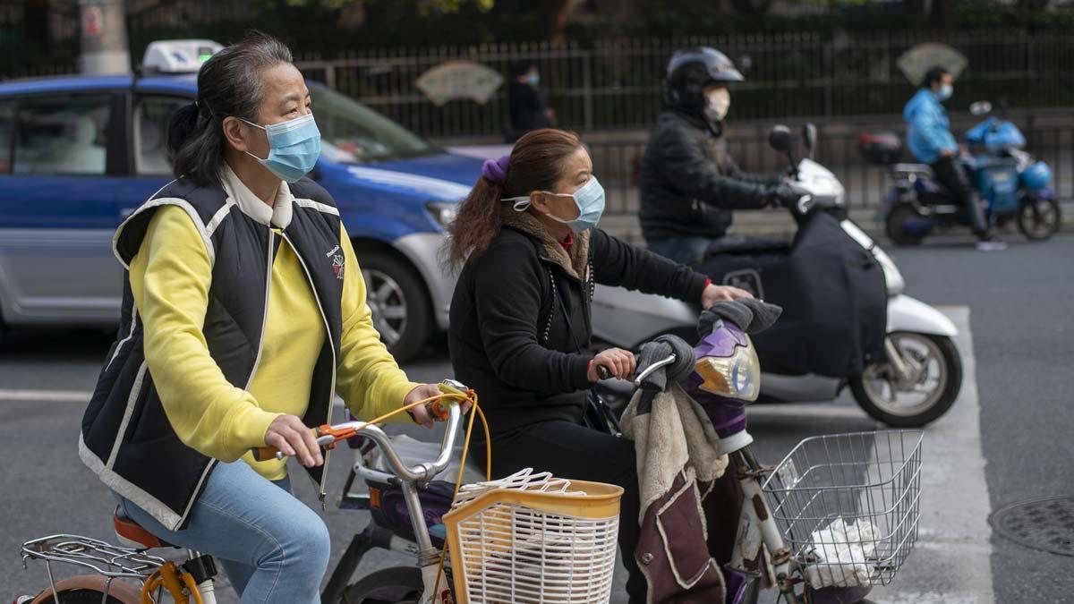 China eleva a 2.912 los fallecidos por el coronavirus