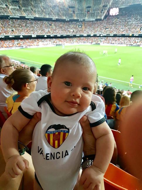 ALÍA Debut en Mestalla con dos meses