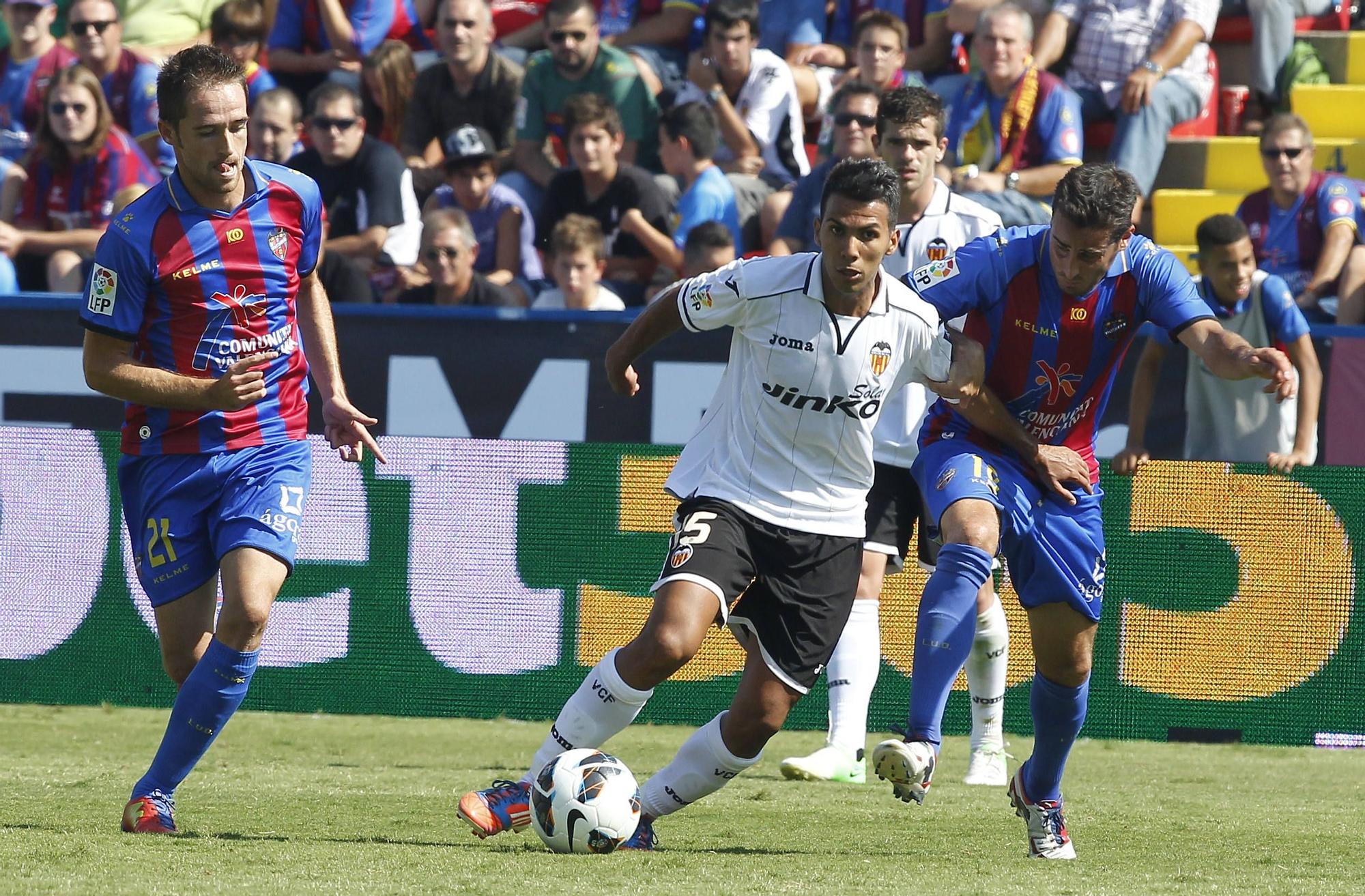 Album histórico del derbi entre el Valencia y el Levante