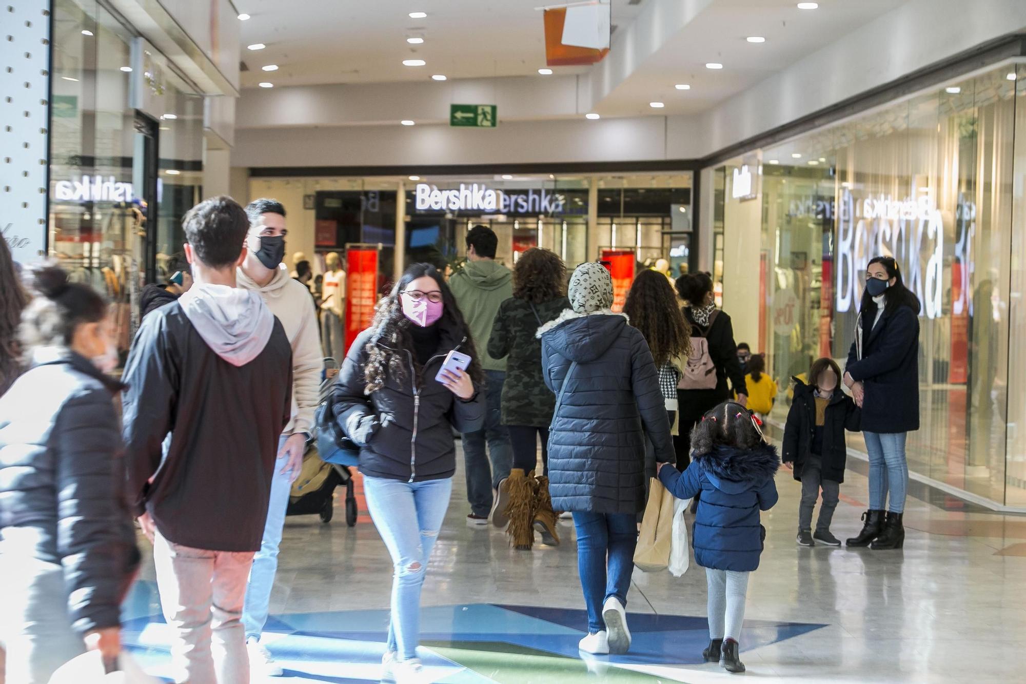 Así están los centros comerciales de Alicante este fin de semana