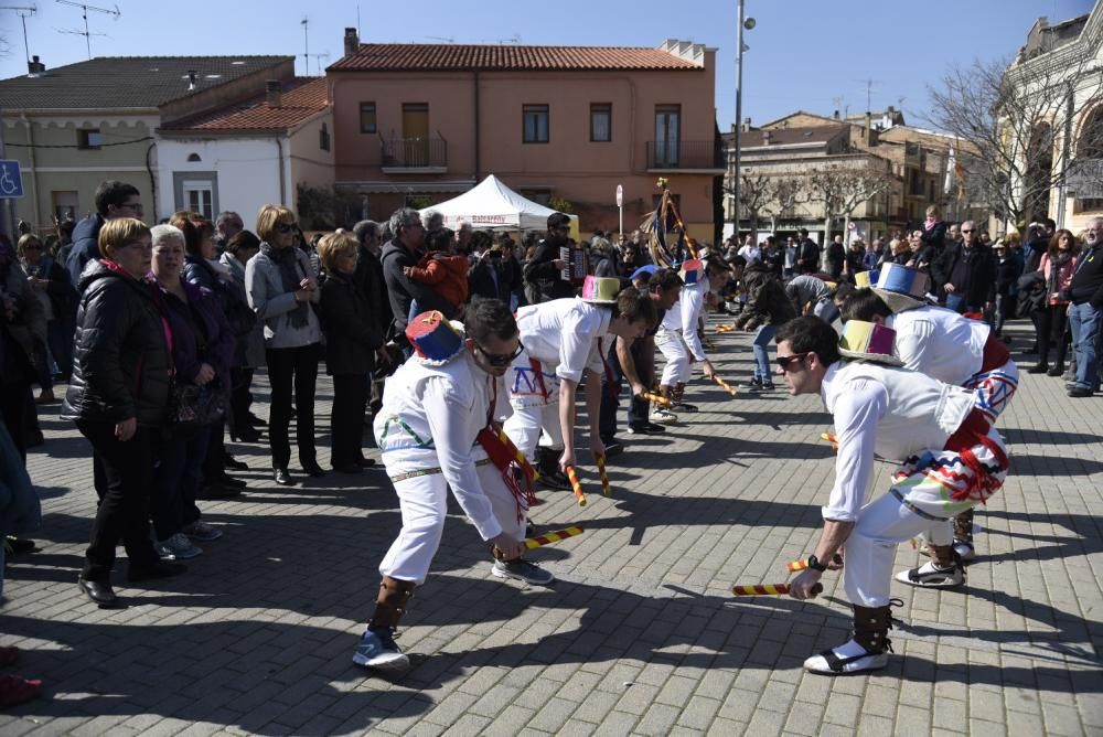 Balsareny rebutja amb cultura popular les accions