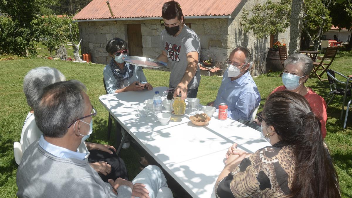 Uno de los furanchos que reabrió en los últimos días en Campelo (Pontevedra)