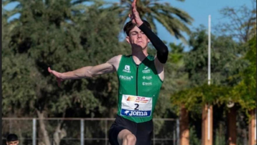 El atleta de Tavernes de la Valldigna, Vicent Ferreres Zaragoza, tiene las marcas para disputar los campeonatos nacional y europeo