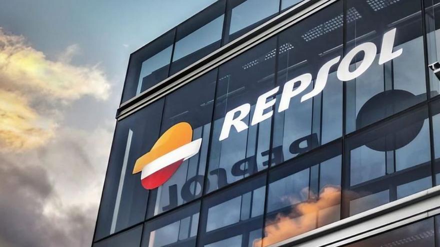 Repsol sube un 30% el dividendo en 2024 y abonará 4.600 millones de euros hasta 2027