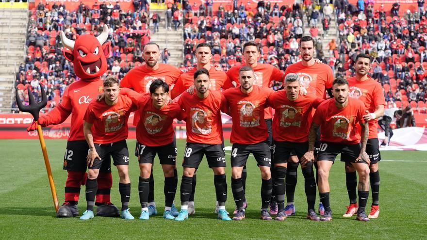 Ánimos para el lesionado Galarreta antes del partido ante el Valencia