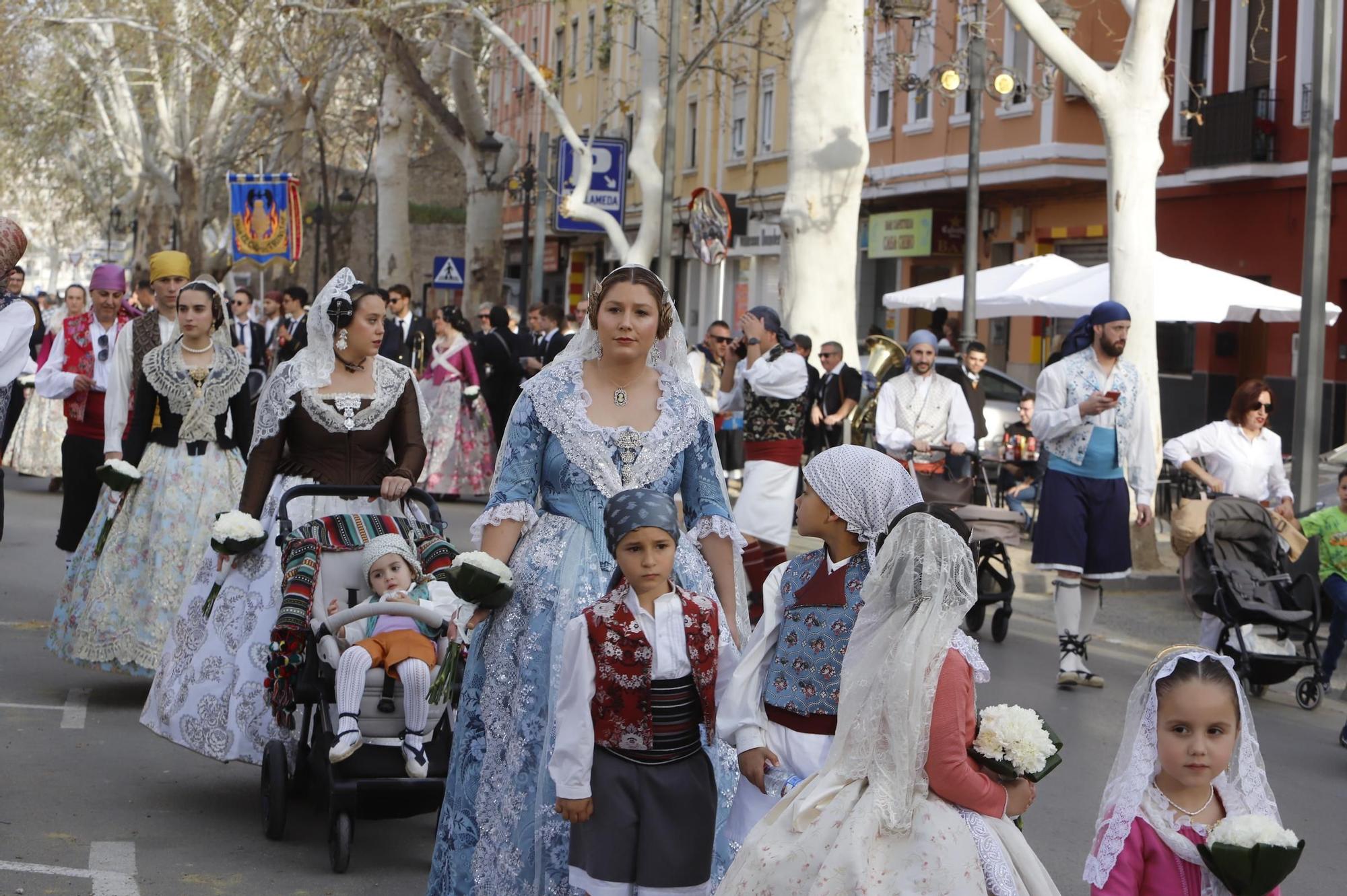 Multitudinaria Ofrenda fallera en Xàtiva