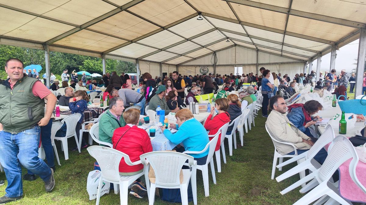 Ambiente en la carpa durante la última edición de las fiestas.