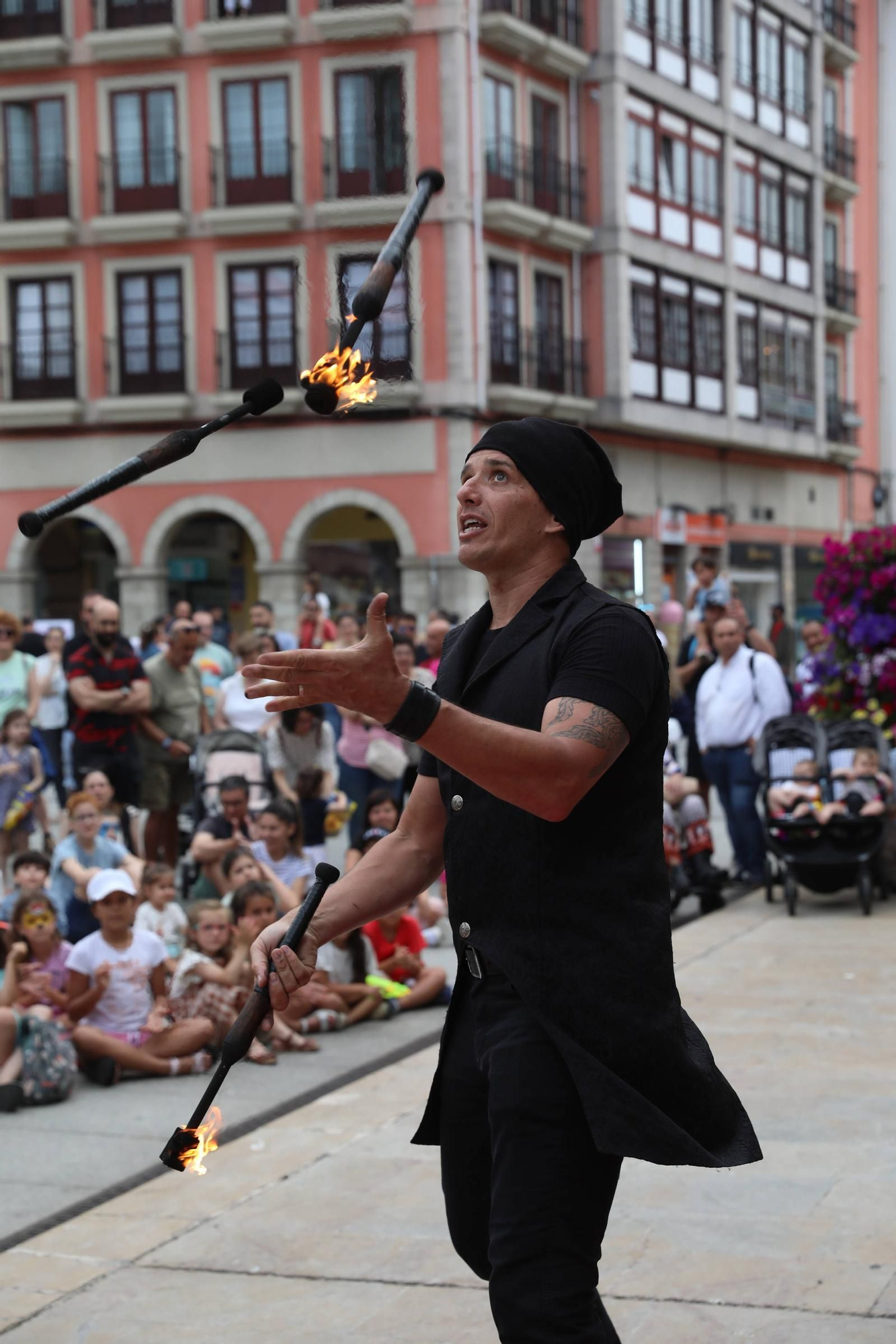 EN IMÁGENES: El comienzo del festival "AstuRisas"