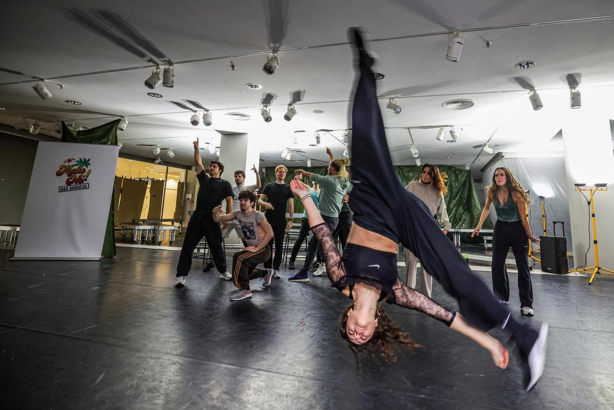 Hinter den Kulissen des Musicals "Malle Olé". Proben in Duisburg.