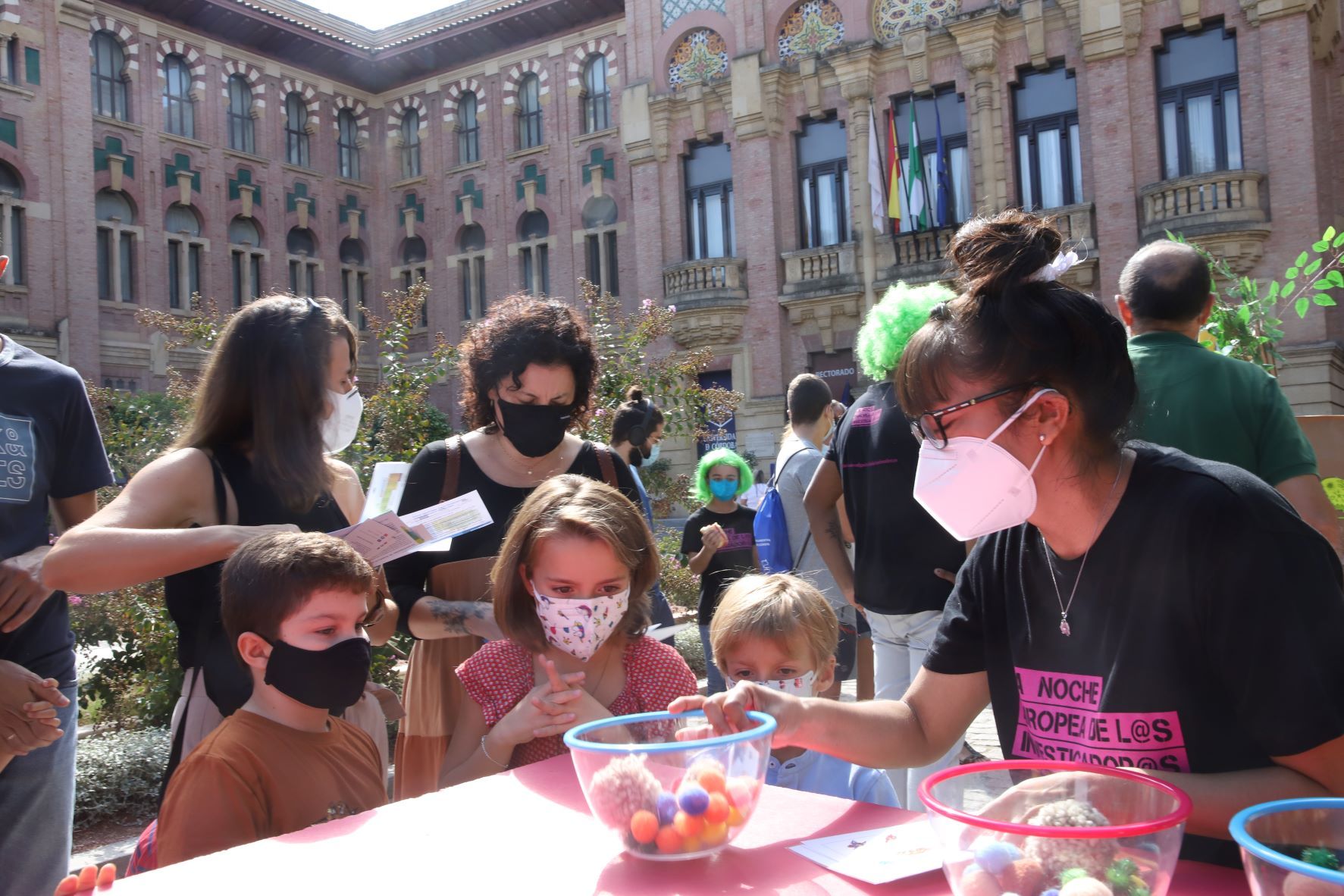 La ciencia se convierte en una fiesta infantil durante a Feria de los Ingenios