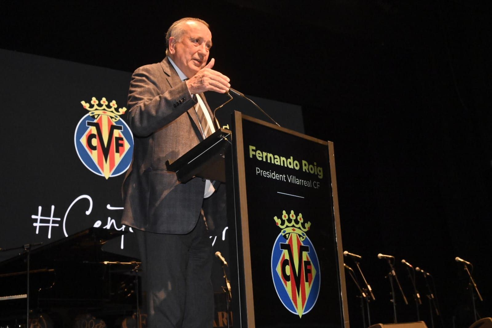 Las mejores fotos de la gala del centenario del Villarreal CF: ¿Qué te parece la camiseta?