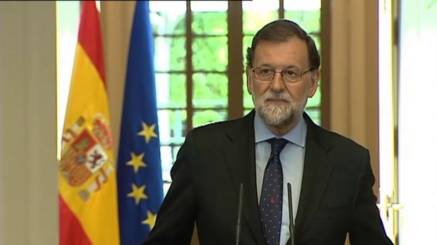 Rajoy: “Hoy desaparece ETA pero no el dolor irreparable que ha sembrado”