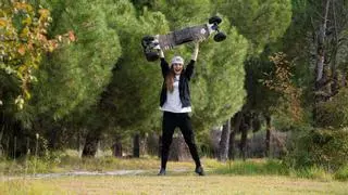 "Parecía 'Forrest Gump'": Evan González, la argentina que fue de Frankfurt a Madrid en patinete eléctrico