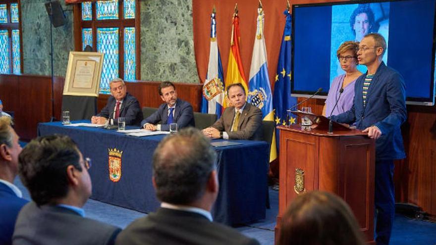 Un momento del acto, que ha tenido lugar en el Salón Noble del Palacio Insular.