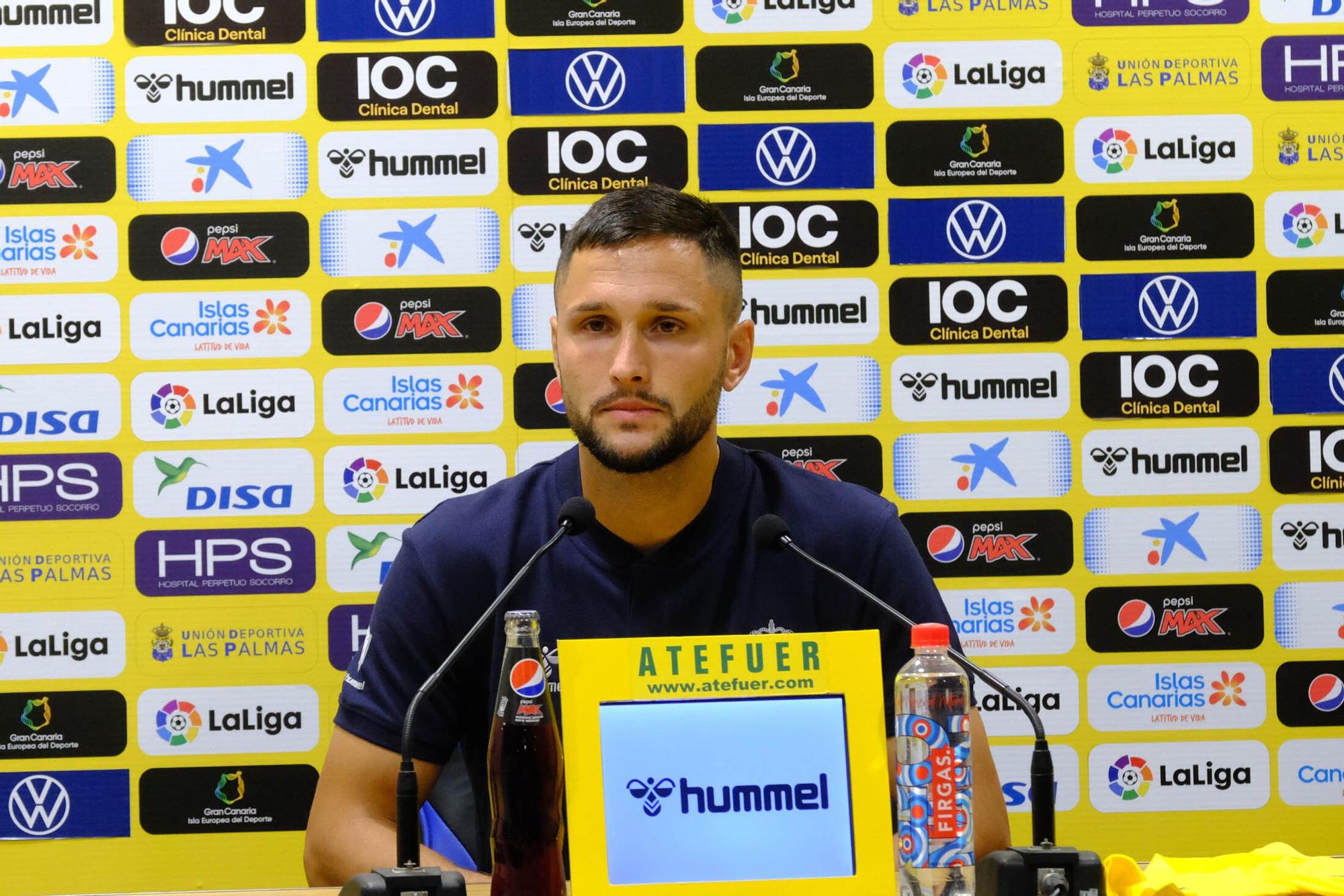 Presentación de Florin Andone, nuevo delantero de la UD Las Palmas