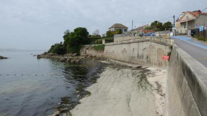 Estado del muro más alto y parte de la playa con el acceso prohibido. | G. NÚÑEZ