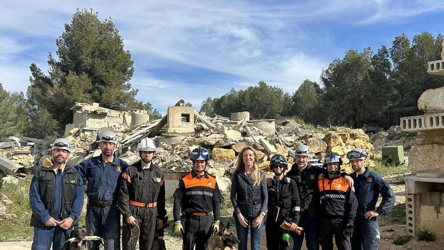 Unidades caninas de Bomberos, Protección Civil y Mossos d’Esquadra entrenan en La Nucía