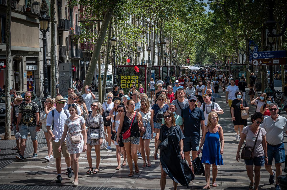 L’arribada de turistes internacionals va caure el 25,8% fins al juliol