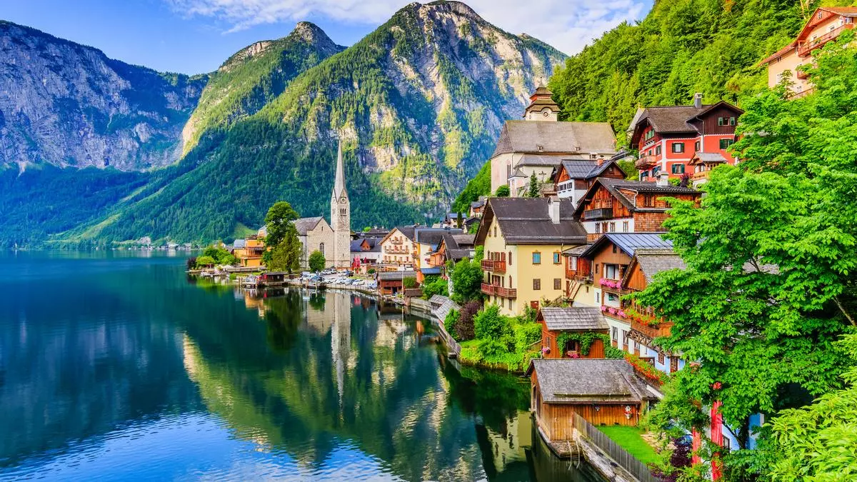 El pueblo más bonito al que viajar en octubre está en Austria