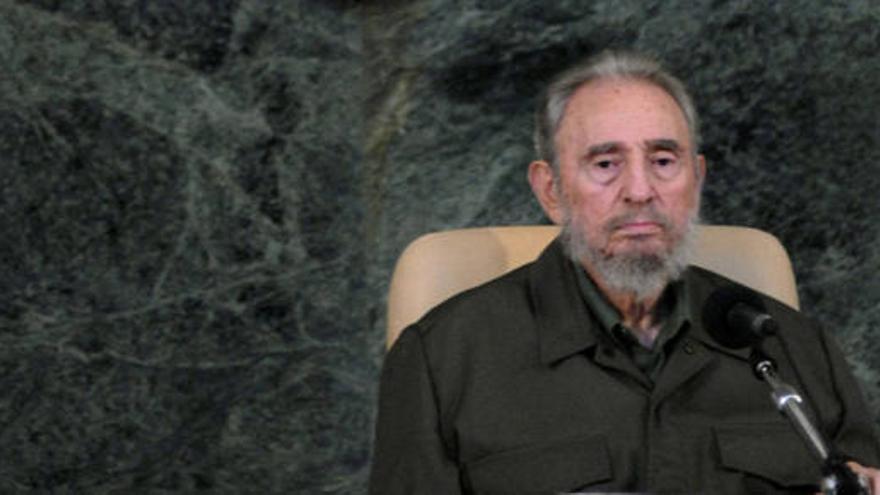 Fidel Castro: &quot;Sarkozy se está volviendo loco&quot;