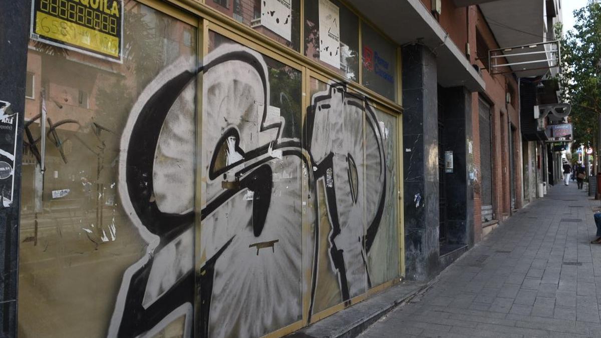 Locales vacíos en la Rambla.