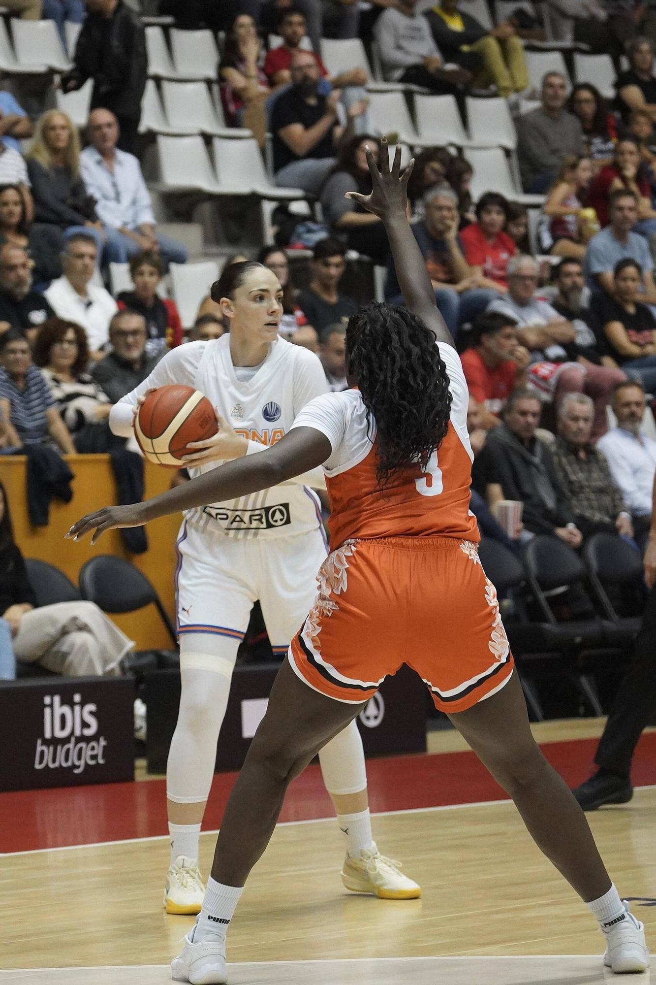 Exhibició de l'Spar Girona a l'Eurolliga contra el Bourges (92-62)
