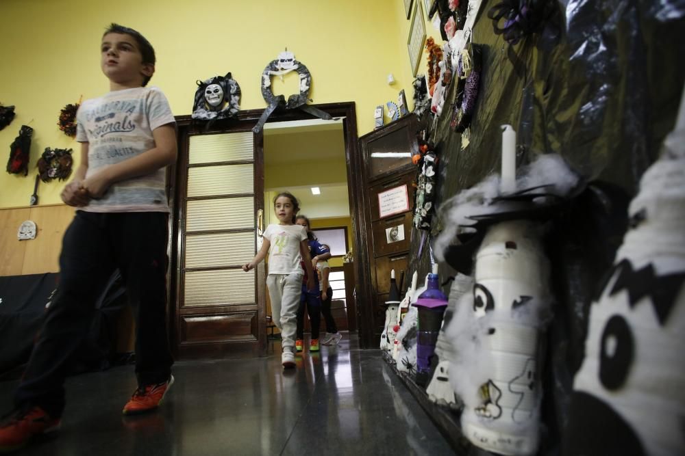 Alumnos del colegio Palacio Valdés en Halloween