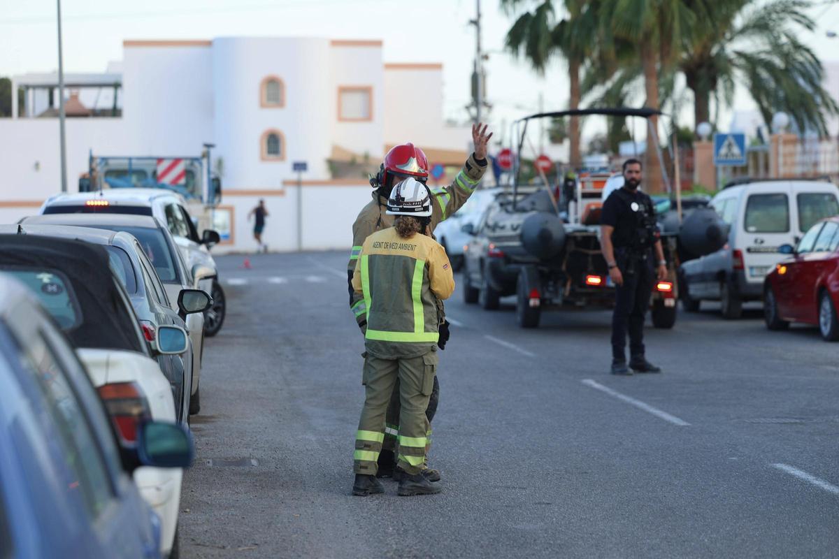 Galería: alarma por un incendio en la Fundació Deixalles de Ibiza Galería: alarma por un incendio en la Fundació Deixalles de Ibiza