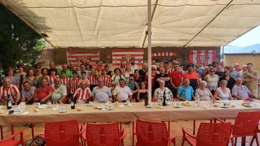 Villa de Pravia celebra su comida de fin de temporada | G. A.