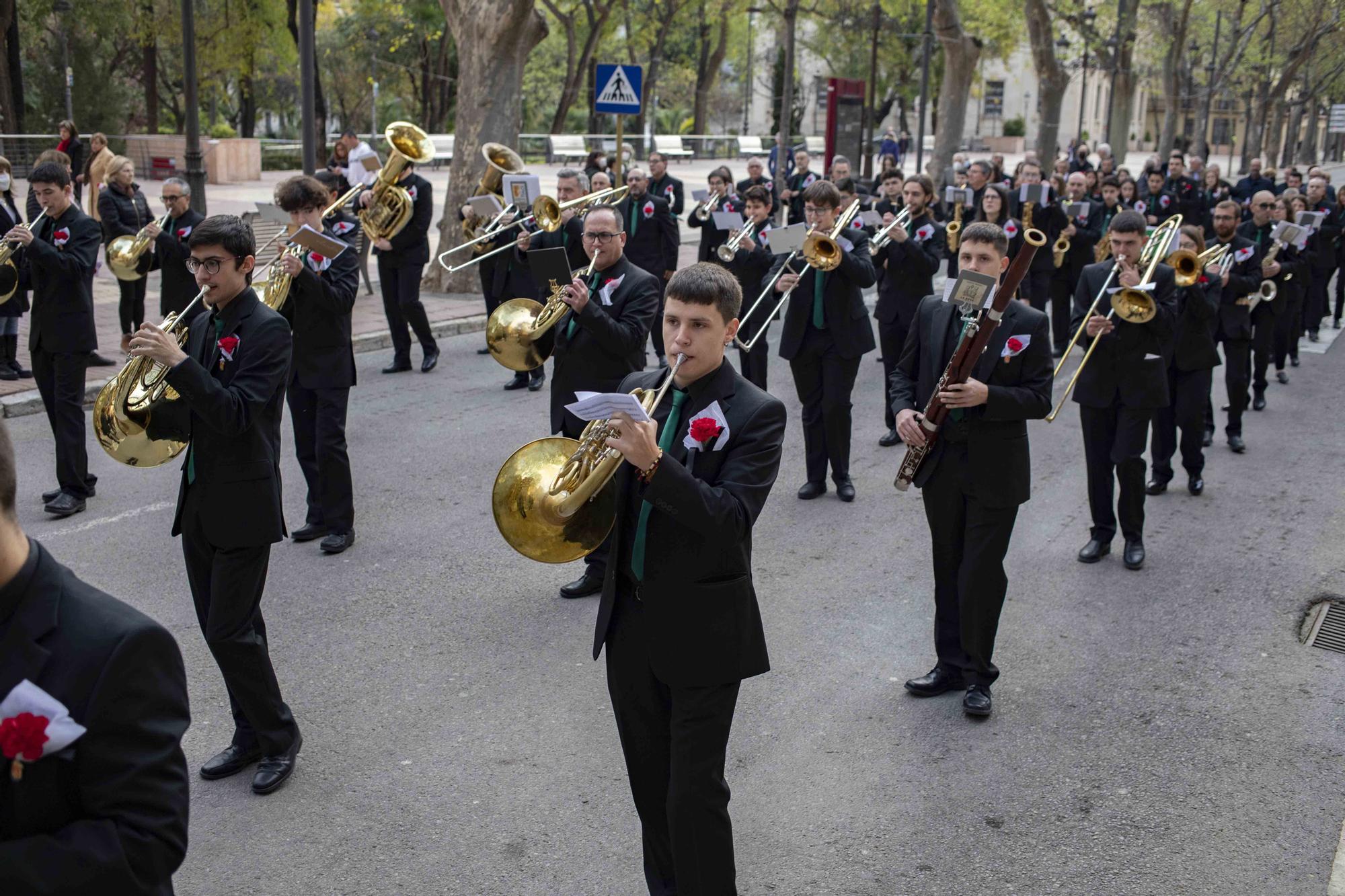 La procesión de "la Camilla" de Xàtiva estrena paso rodado