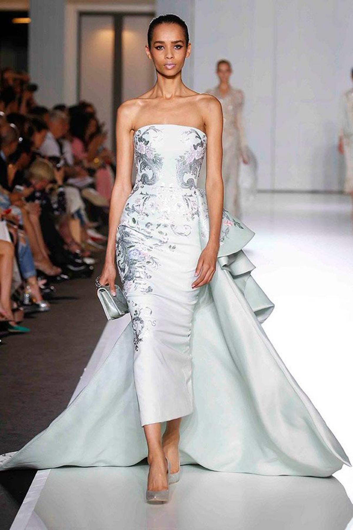 Vestido de novia de Ralph & Russo para Meghan Markle: cola con volúmenes