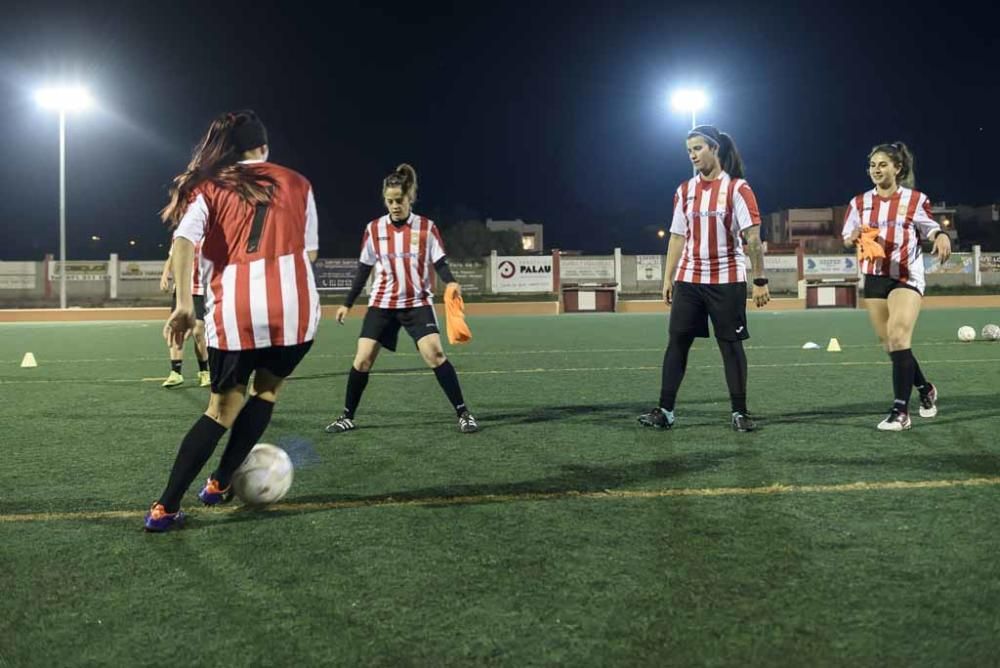 El club, con presencia en la Liga Autonómica femenina desde la temporada 2010-11, pelea para incorporar a nuevas deportistas