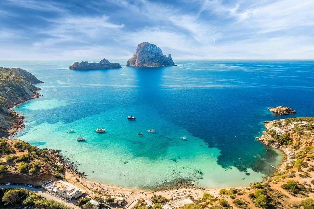 Ibiza, isla soñada para los futbolistas en verano.