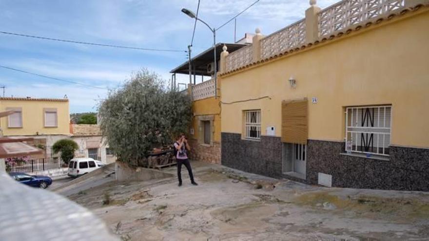 La vivienda del barrio La Coca de Aspe donde ocurrieron los hechos en la tarde del jueves.