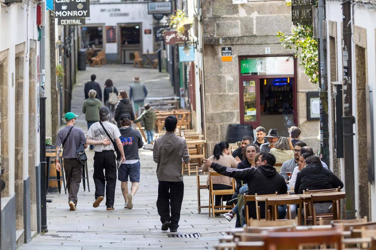 El buen tiempo llenó las terrazas de Santiago durante la Semana Santa