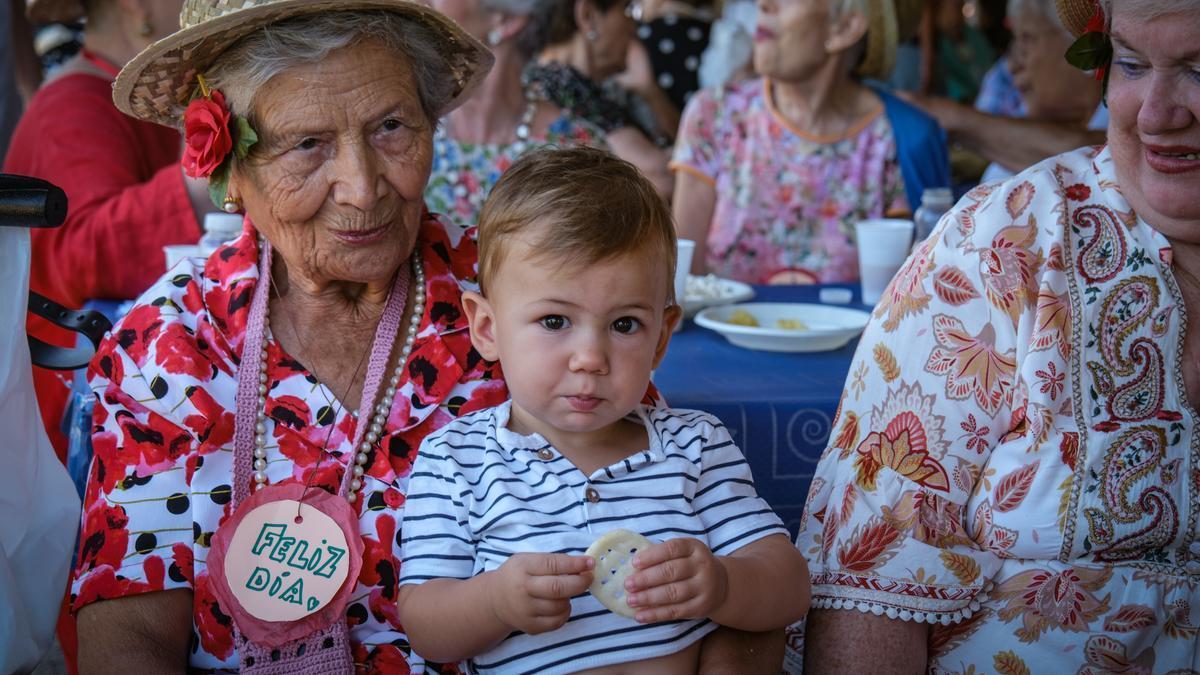 Los mayores celebran el Día de los Abuelos en la residencia