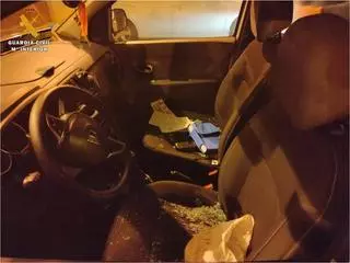 Detenido un vecino de Utebo por vandalizar un taxi con una alcantarilla