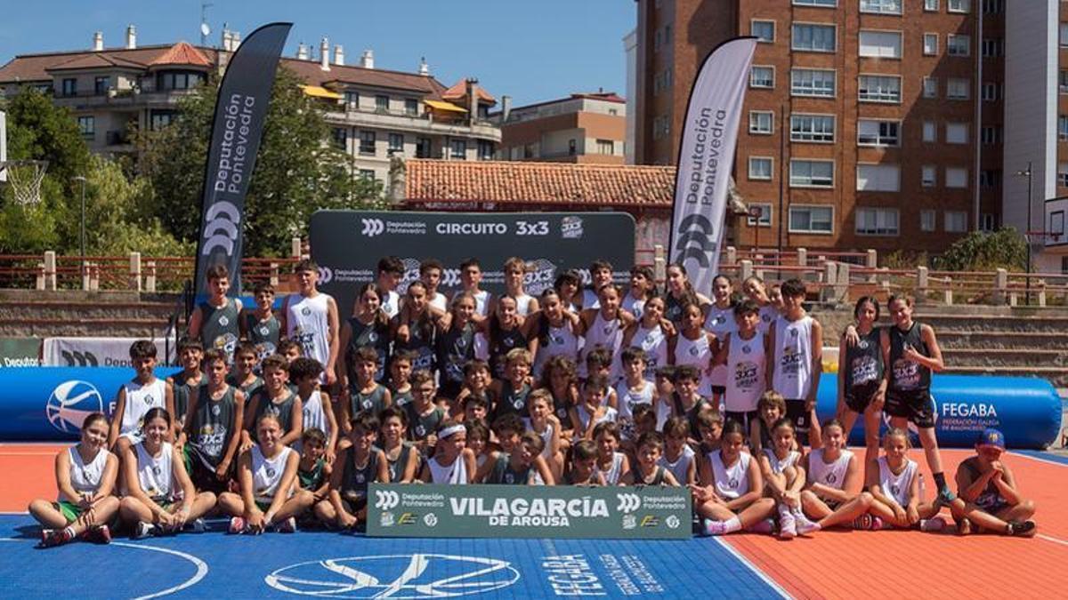 Los participantes sobre la pista instalada para la ocasión.