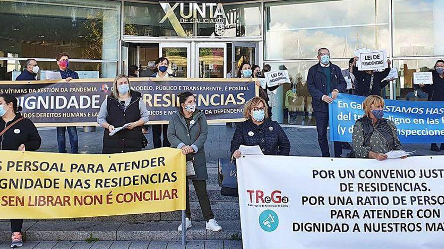 Empleadas de residencias piden más personal y un convenio &quot;justo&quot;