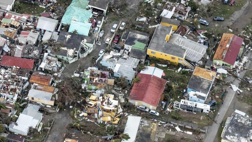 Vista aérea de los daños causados por el huracán Irma a su paso por Philipsburg (San Martín)