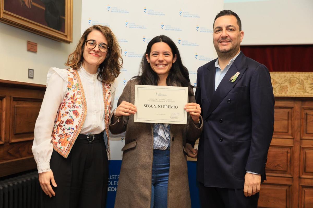 María Fernández Prada, Iratxe Lander (segundo premio) y José Miguel Vegas.