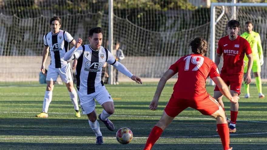 El Castellonense defiende el liderato en Sant Vicent del Raspeig en un partido trampa