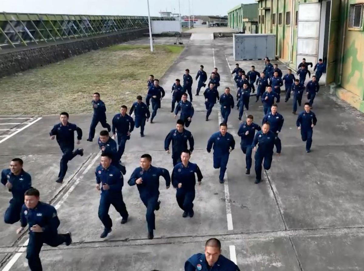 La Xina desplega vaixells de guerra davant de Taiwan