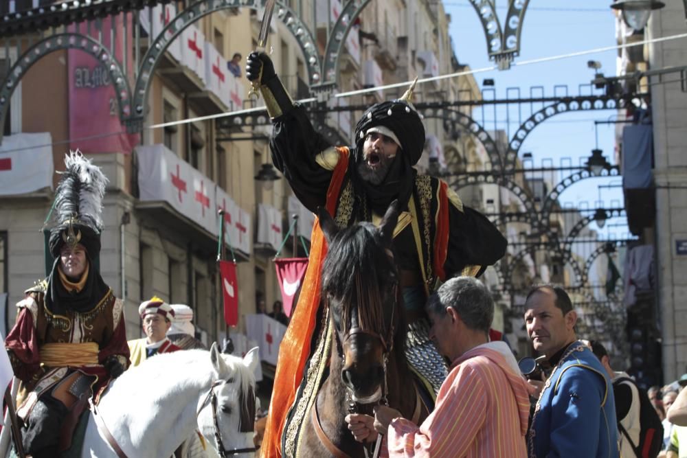 Dos espectaculares y ruidosas batallas transportan a Alcoy al lejano año de 1276