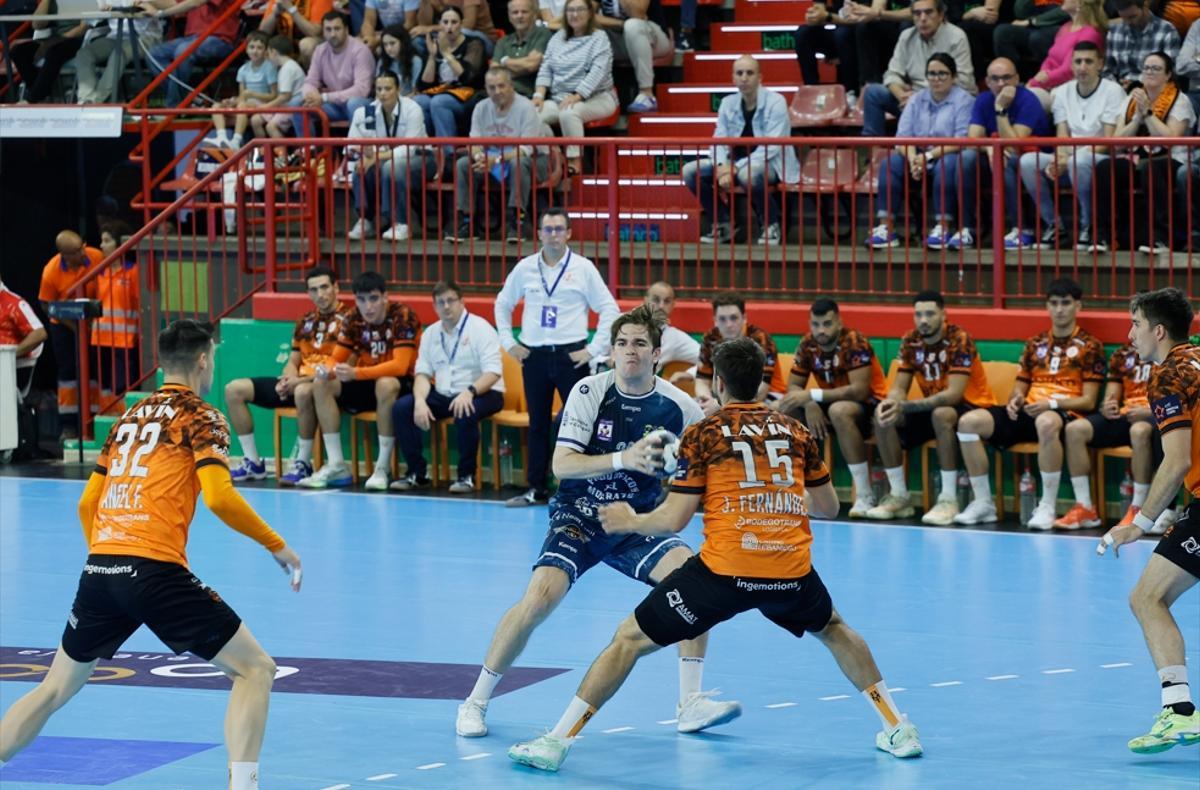 El noruego David Valderhaug en el encuentro de ayer ante Torrelavega, en el que anotó dos goles.