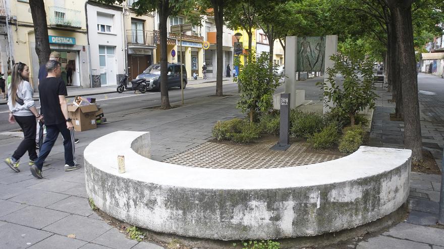 Salt repara la font del passeig Ciutat de Girona